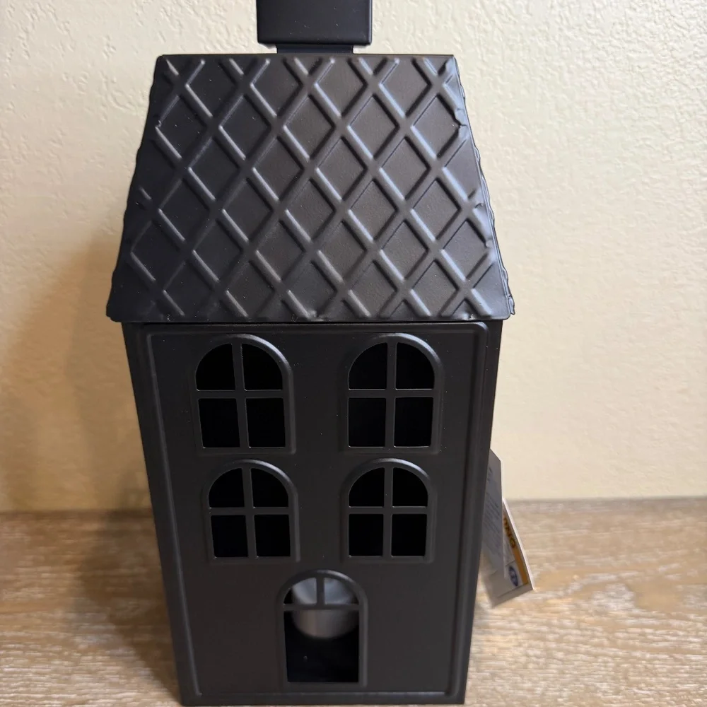 TARGET WONDERSHOP LIT METAL TOWNHOUSE HOUSE 1CT